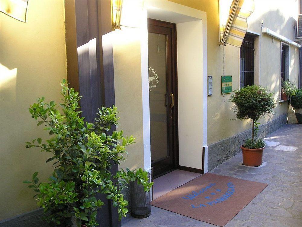 Hotel La Passeggiata Desenzano del Garda Bagian luar foto