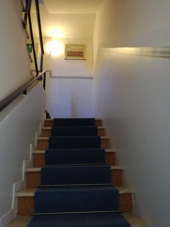 Hotel La Passeggiata Desenzano del Garda Bagian luar foto